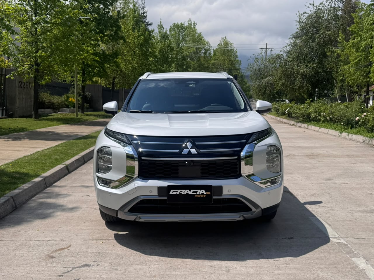 Mitsubishi Outlander 2.5 Glx P 4X2 At 5P.