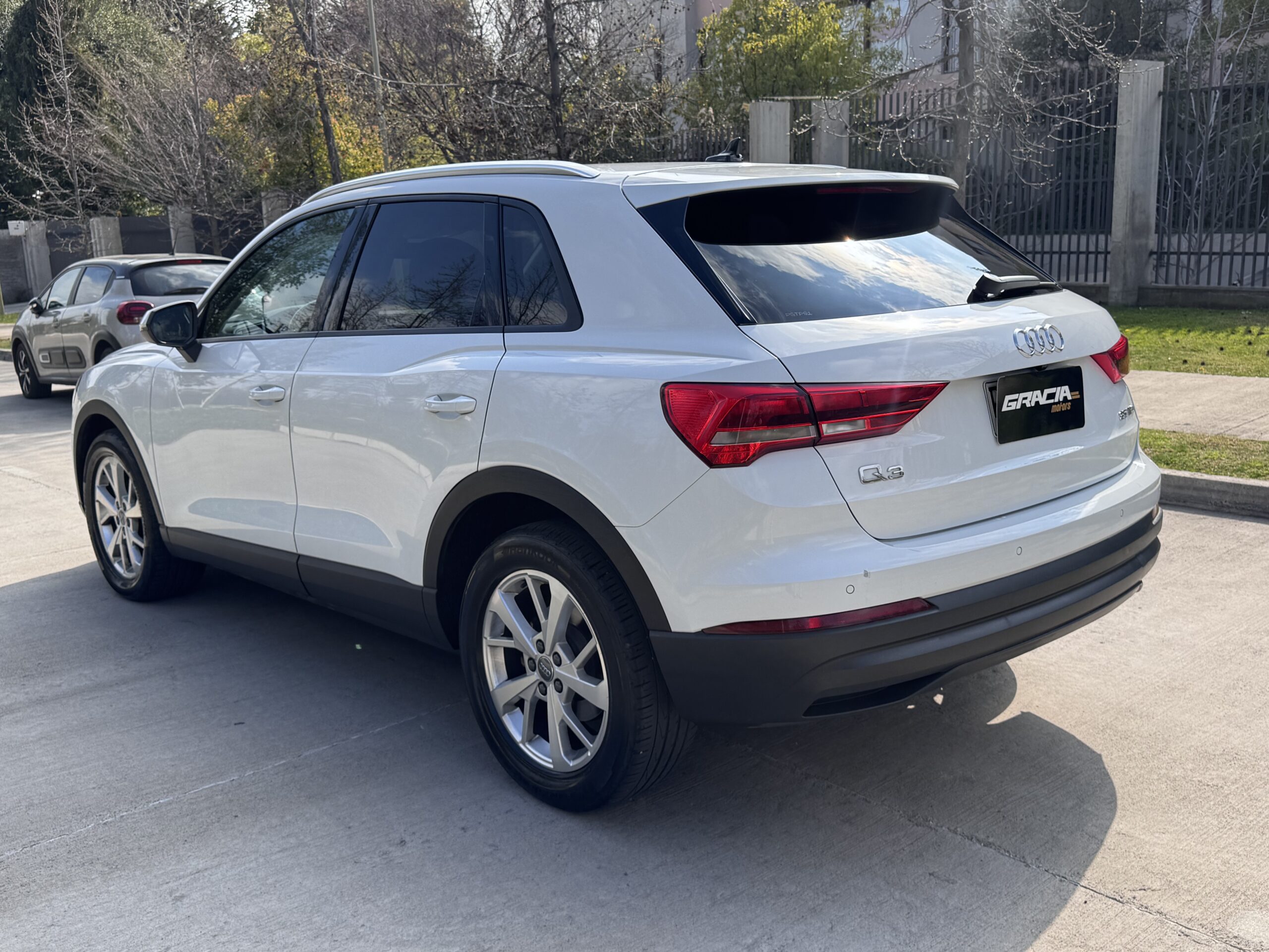 Audi Q3 — foto 3 de 13