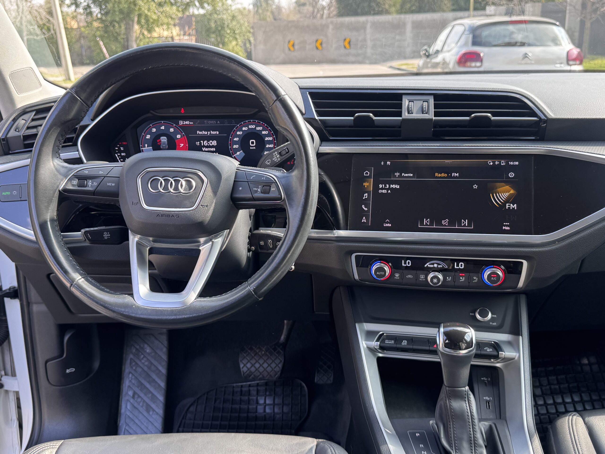 Audi Q3 — foto 11 de 13