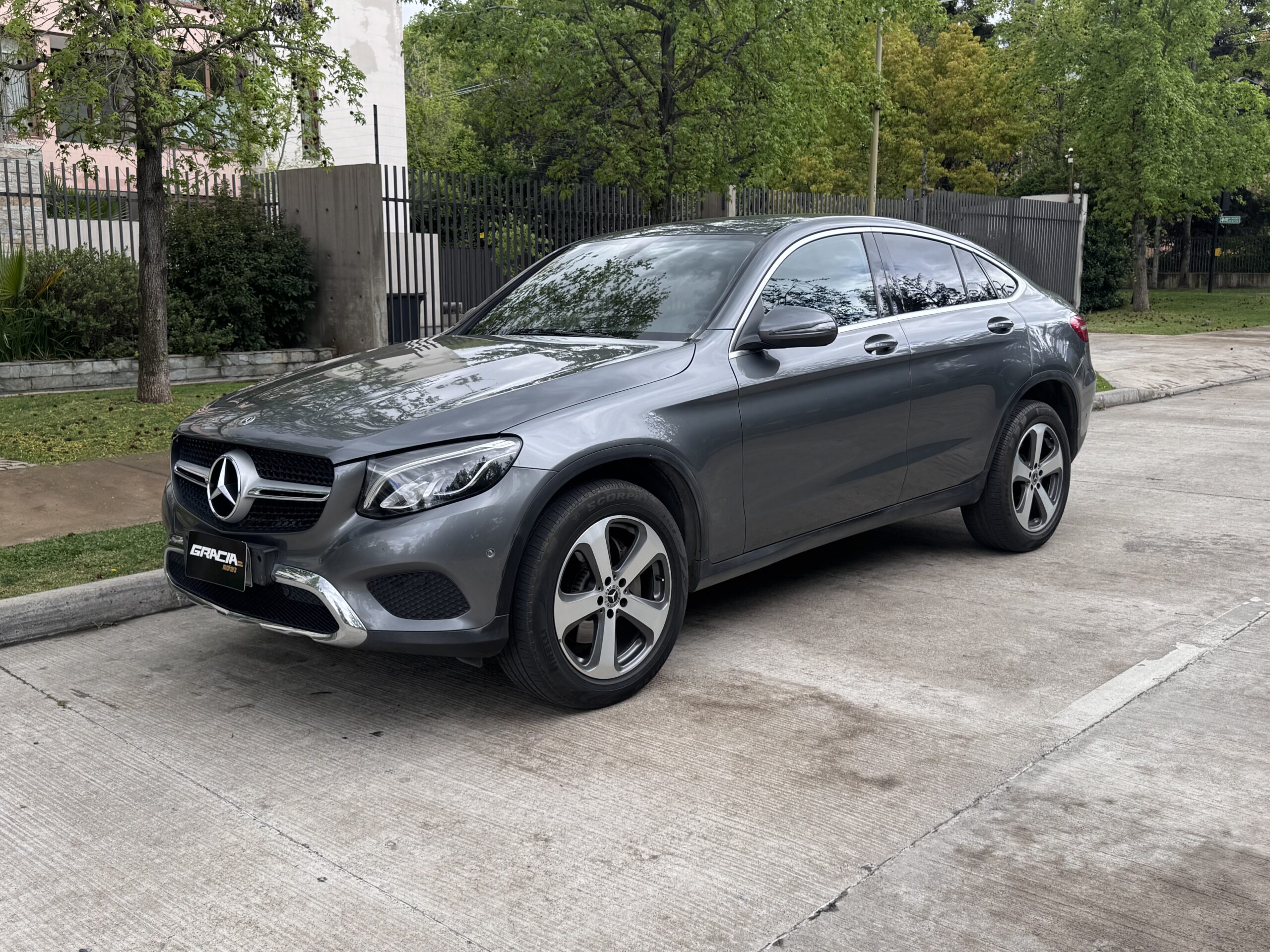 Mercedes-Benz Glc220 — foto 2 de 17