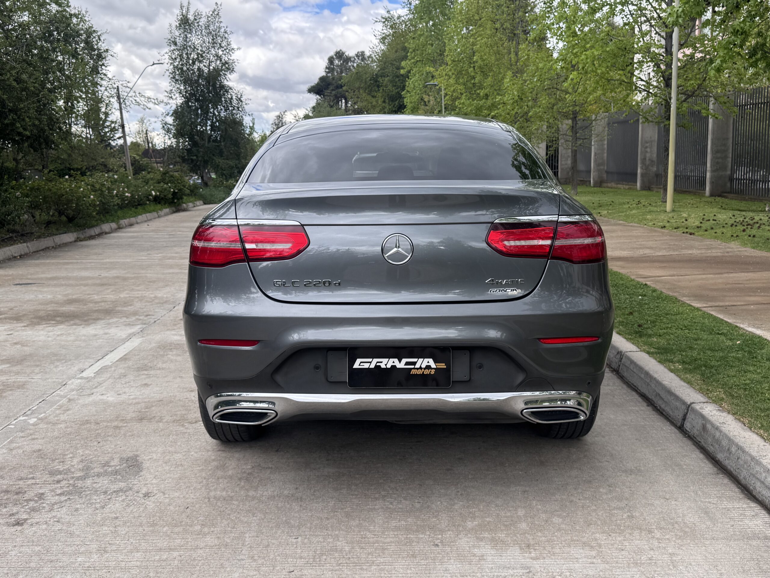 Mercedes-Benz Glc220 — foto 4 de 17