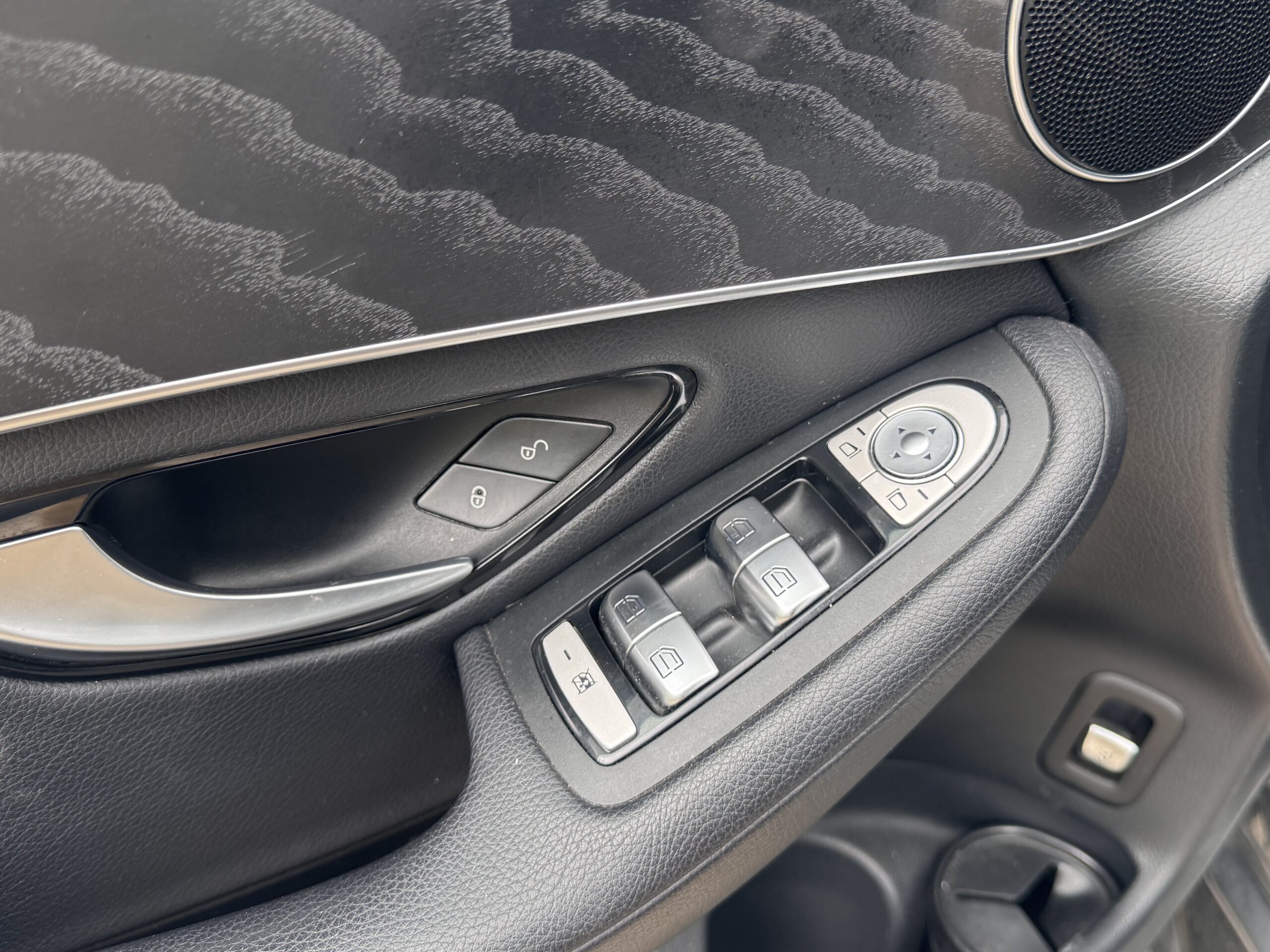 Mercedes-Benz Glc220 — foto 9 de 17