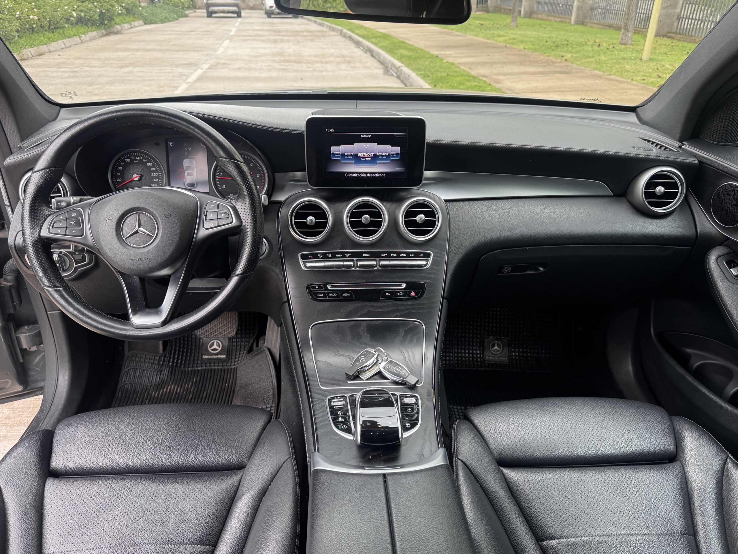 Mercedes-Benz Glc220 — foto 12 de 17