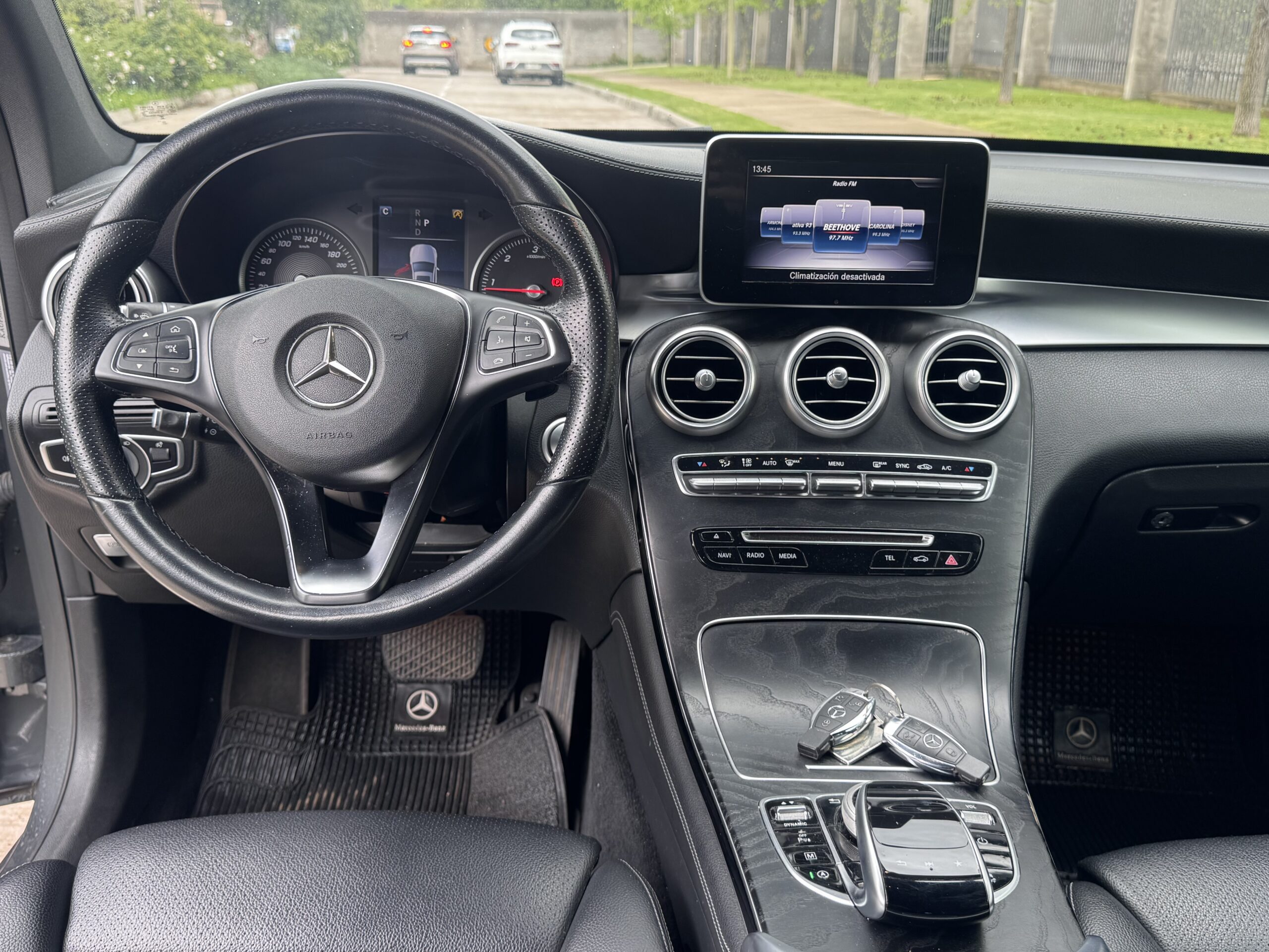 Mercedes-Benz Glc220 — foto 14 de 17