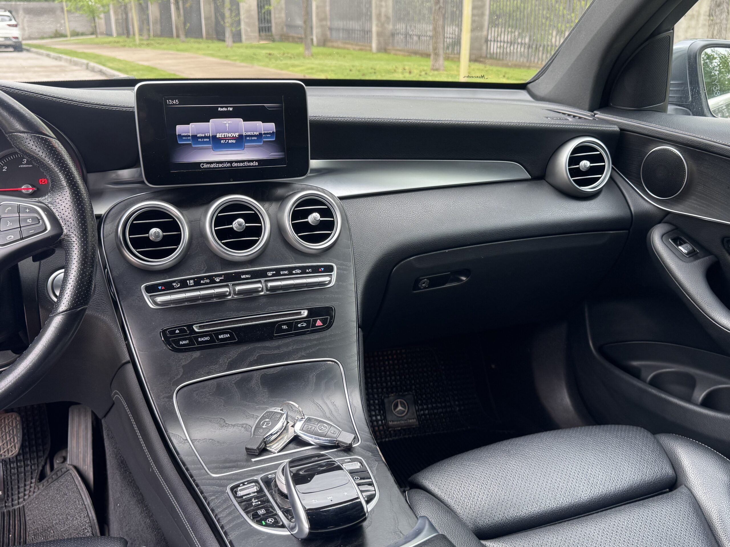 Mercedes-Benz Glc220 — foto 15 de 17