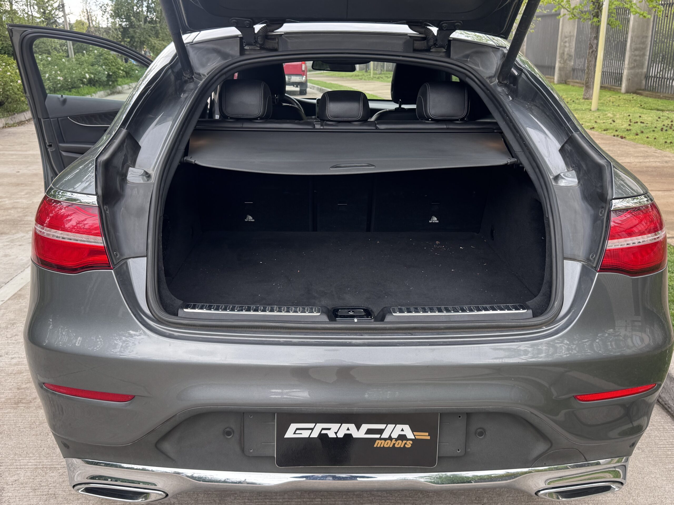 Mercedes-Benz Glc220 — foto 16 de 17