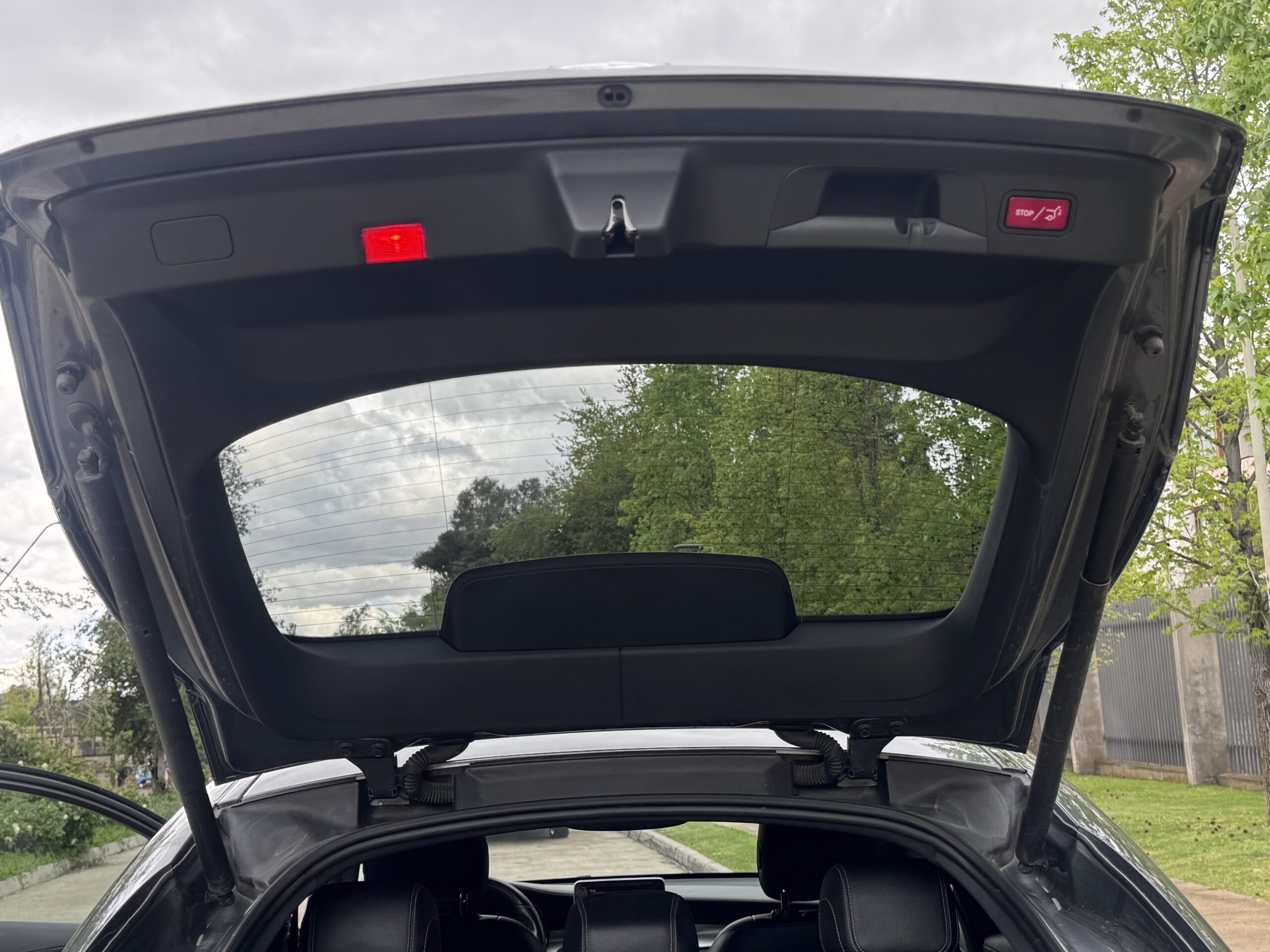Mercedes-Benz Glc220 — foto 17 de 17