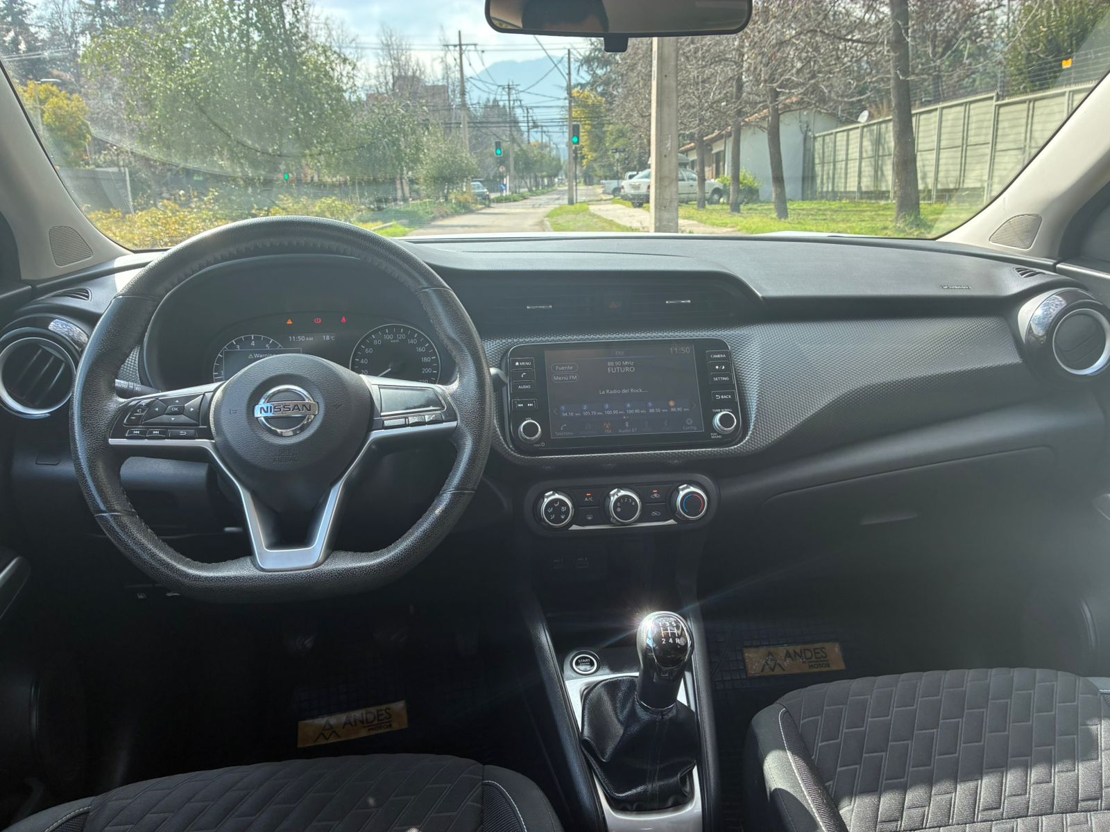 Nissan Kicks 1.6 Advance 4X2 Mt 5P — foto 8 de 12